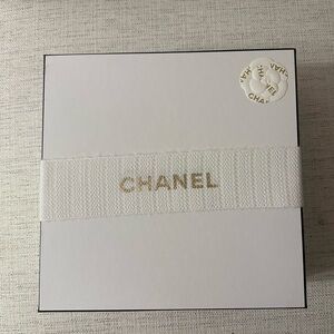 New Chanel Empty Holiday Gift Box with Camilla Flower